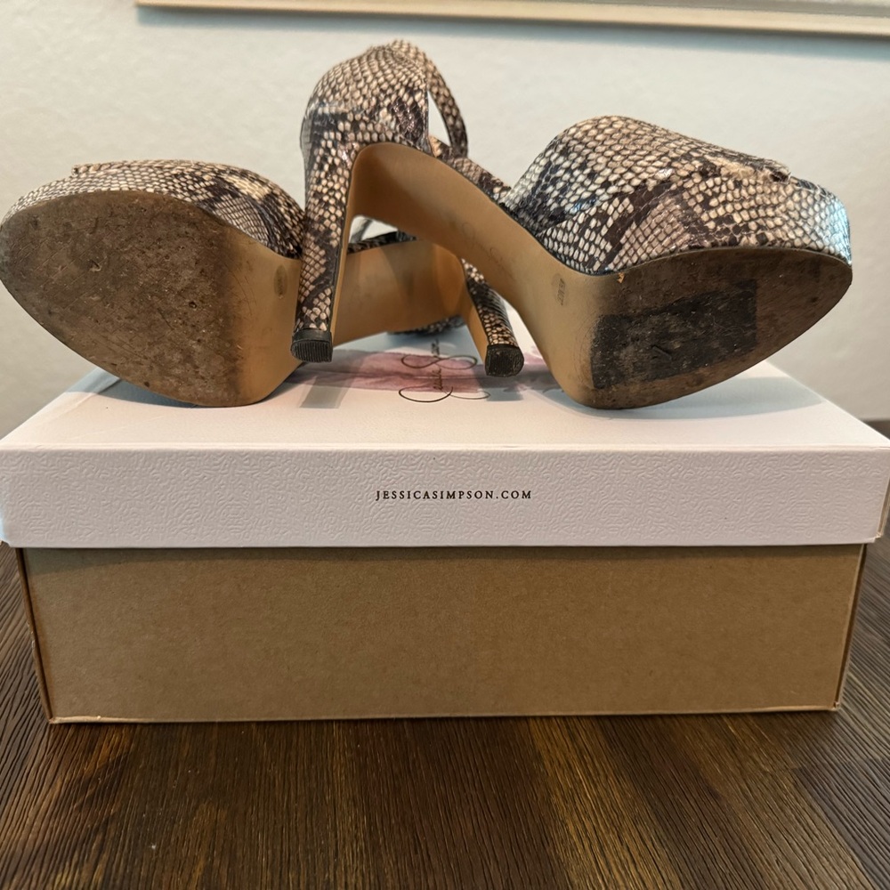 Jessica Simpson Gray and Black Stiletto Heels